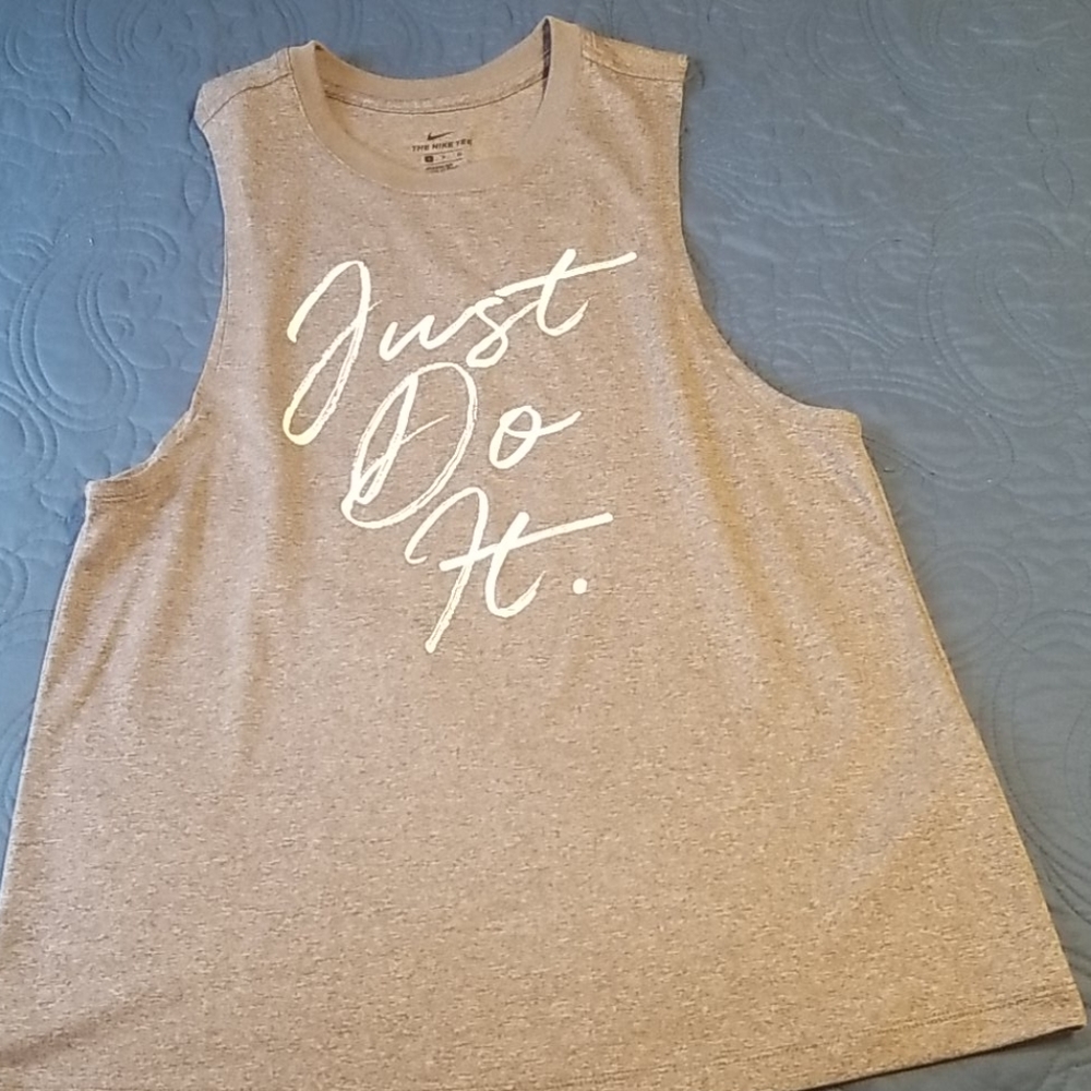 NWOT Womens Nike Tank S DRY Fit
